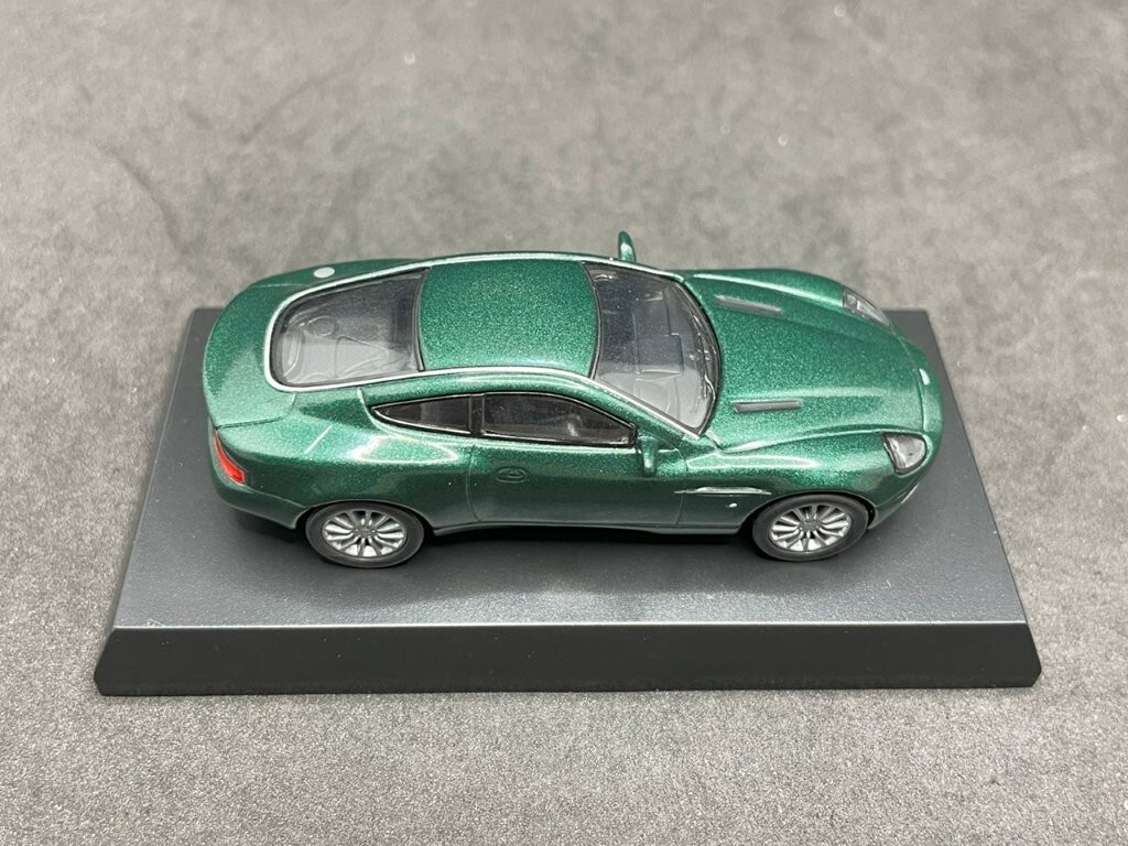 Kyosho 1/64 British car collection Aston Martin V12 Vanquish Green