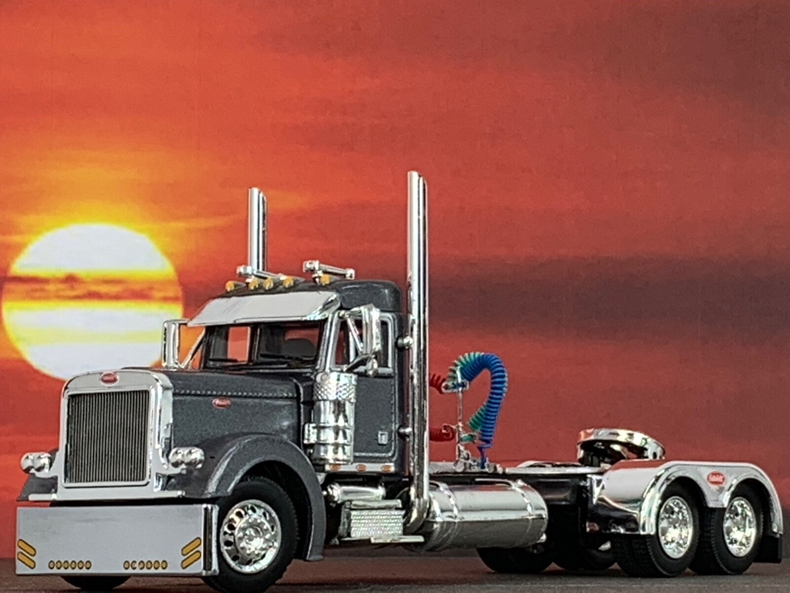 1/64 DCP GUN METAL GRAY PETERBILT 379 DAY CAB | eBay