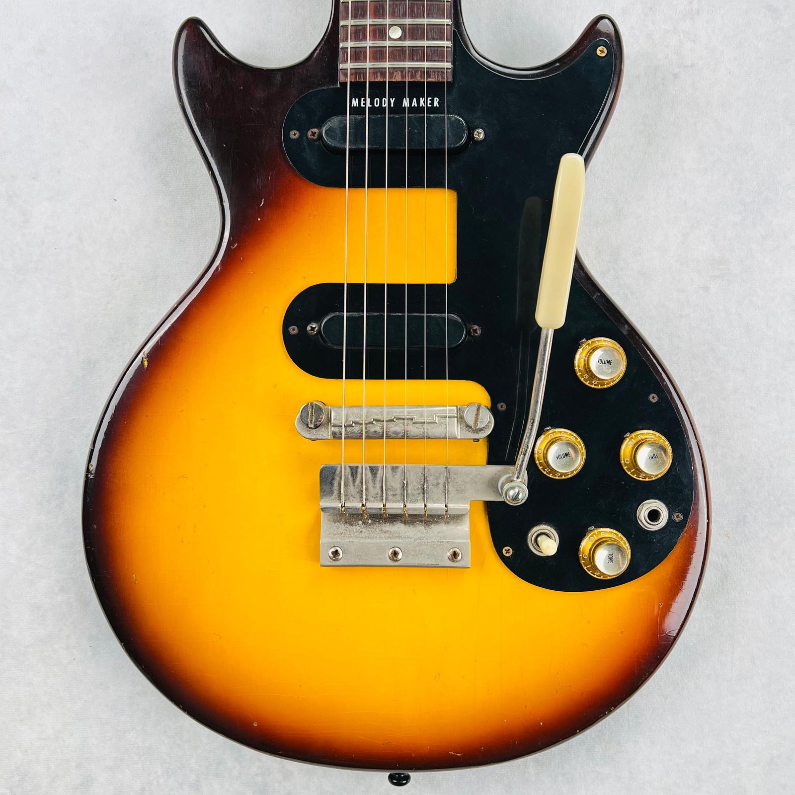 Gibson Melody Maker Double Cutaway 2-Pickup Vibrola 1964