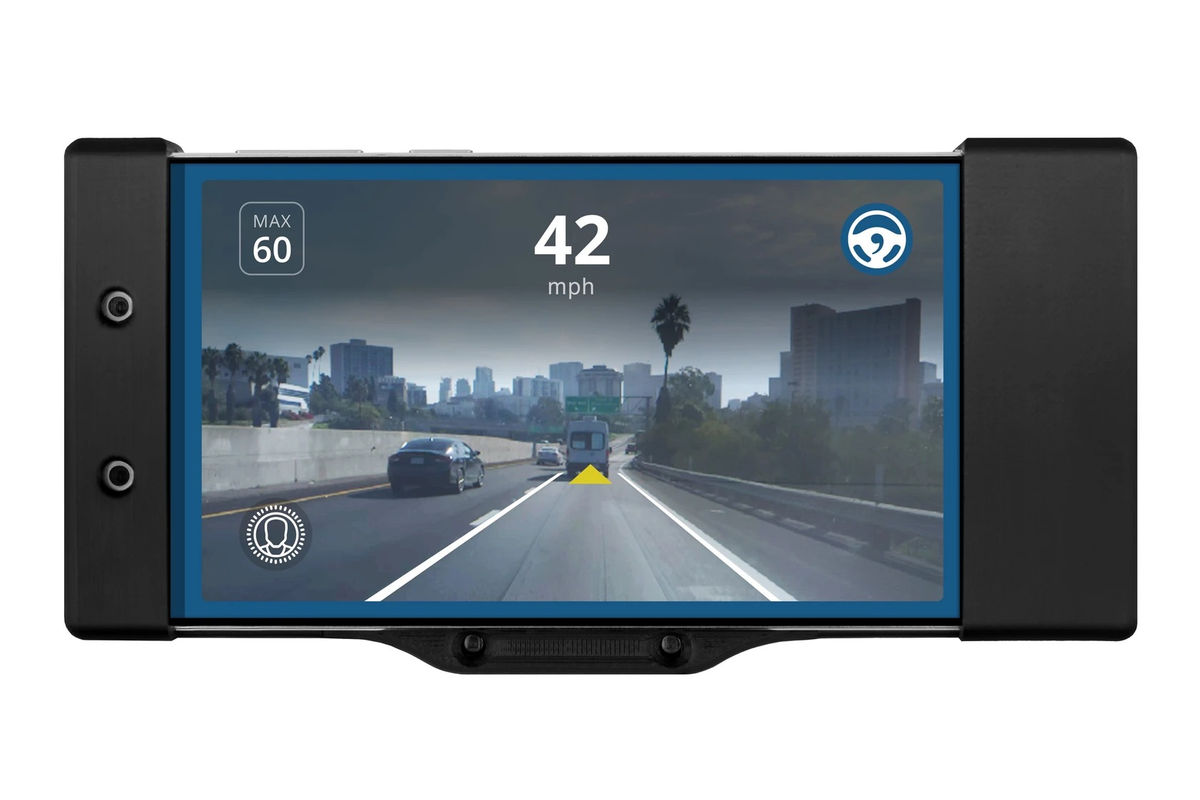 わずか11万円で自動車を「完全自動運転車」に改造できる手作りキット