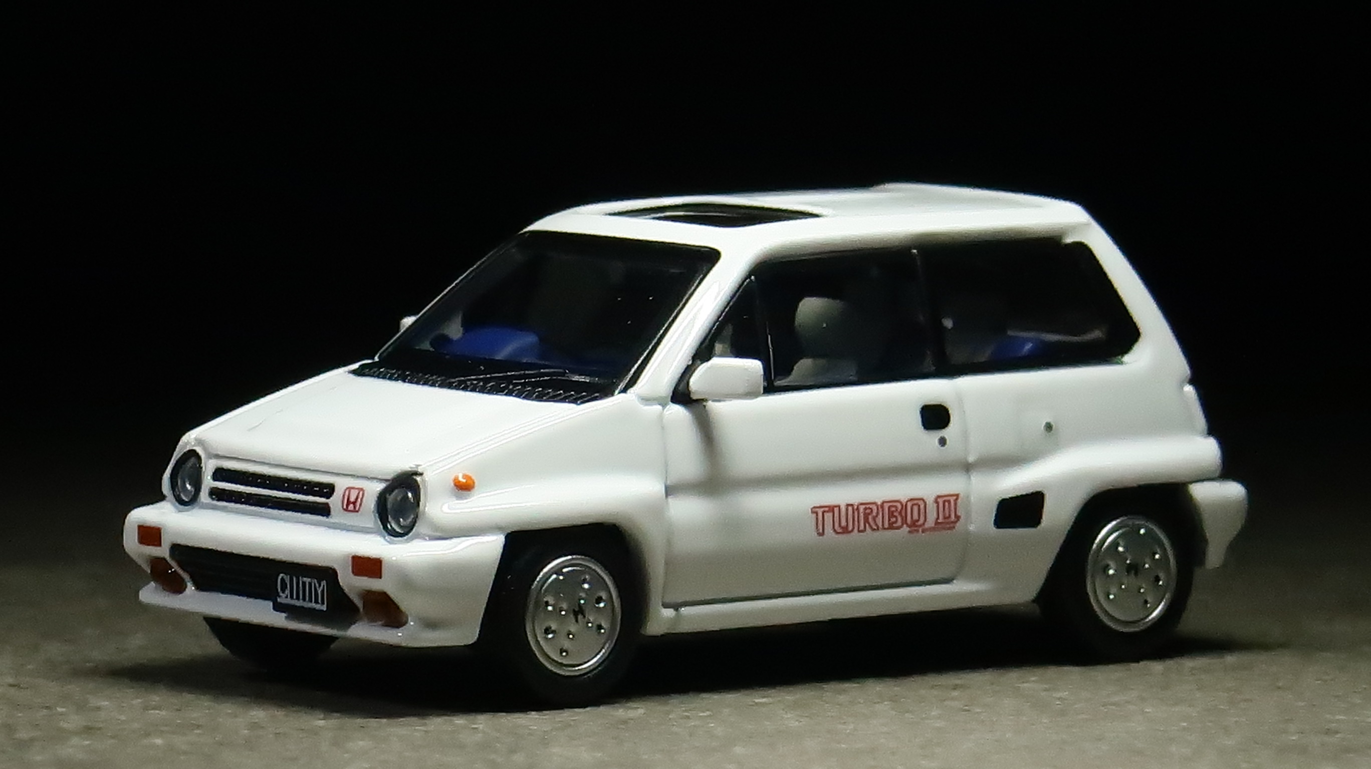 モデルインプレッション】 INNO Models 1/64 Honda City Turbo II With