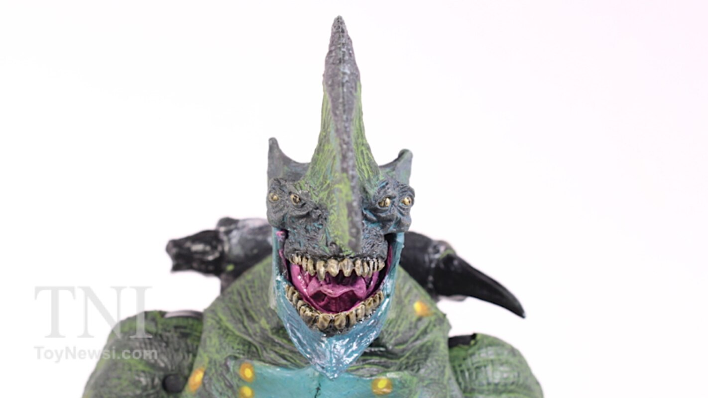 Pacific Rim Deluxe Kaiju Axehead Figure Video Review & Images
