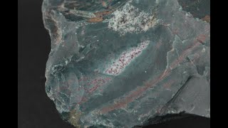 ブラッドストーン(血石) 原石 896g｜天然石 原石 通販のキラリ石