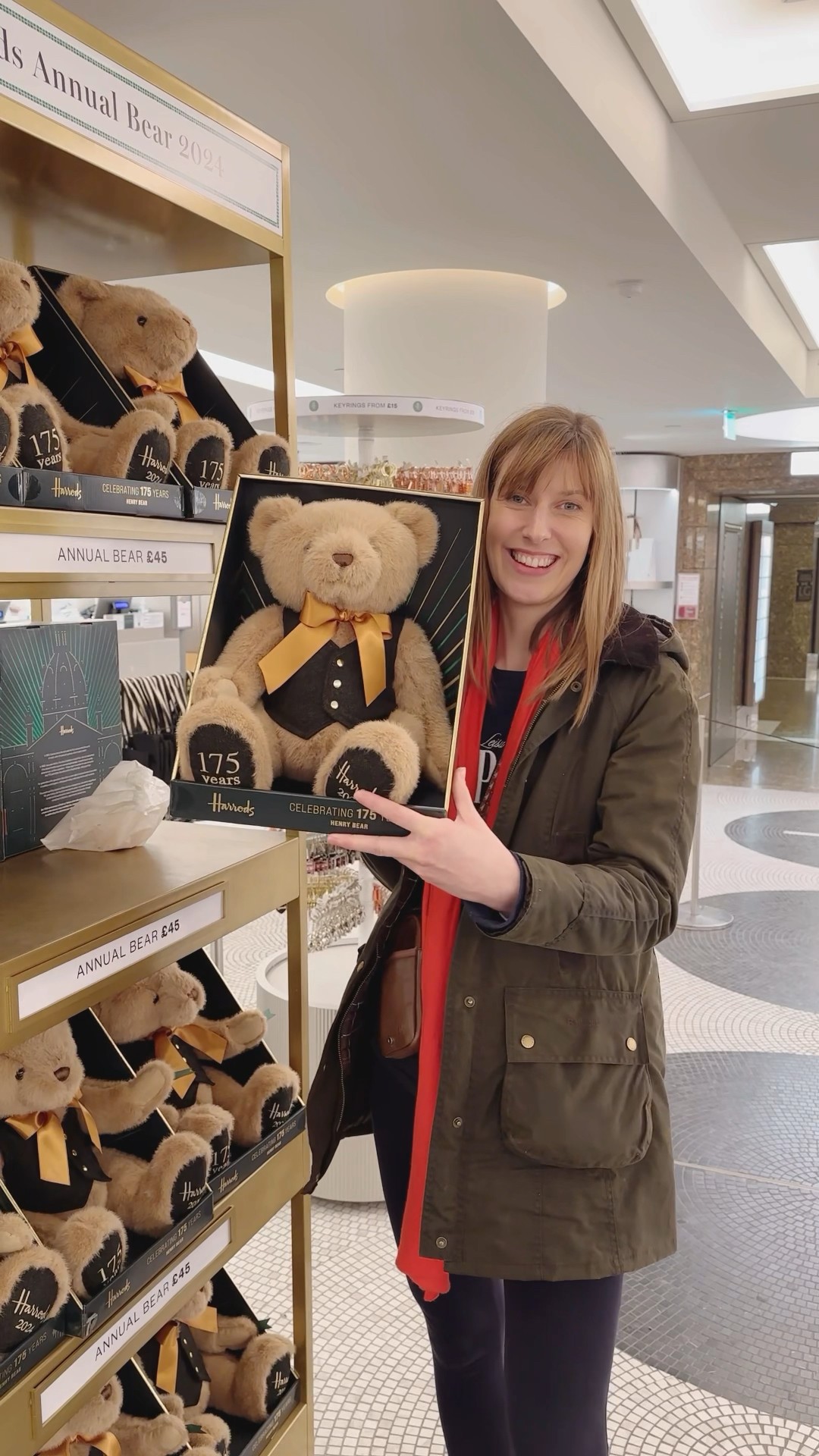 Christmas in Harrods 🎄 Harrods Annual Bear #harrods #shopping