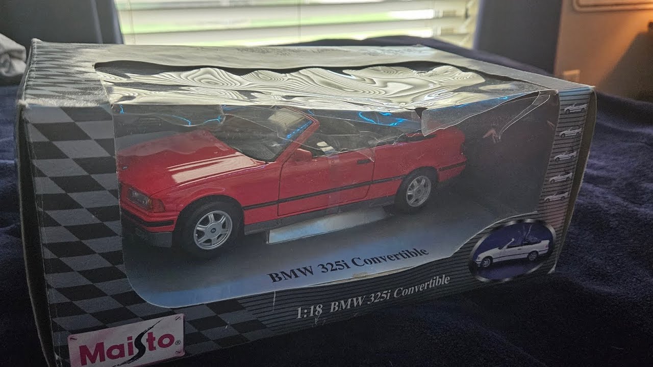 Maisto 1/18 bmw 325i convertible ( with the working top) unboxing