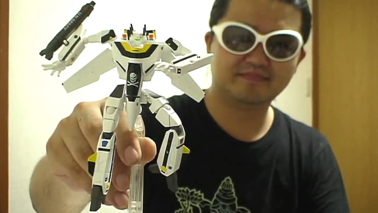 ROBOTECH TOY リボルテック可変バルキリー VF-1S ロイ・フォッカー