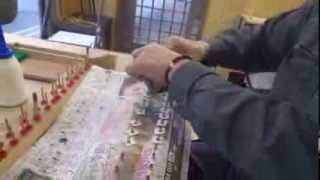 グランドピアノのハンマーシャンクローラー交換 - YouTube