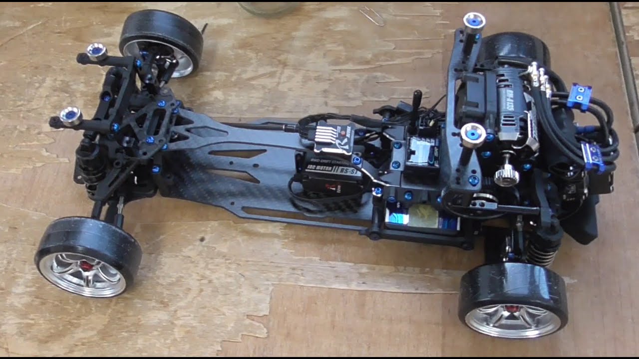 Fさんの2WD 青い RDX REVED カーボンシャーシTOYOTA GRヤリス PANDEM＆