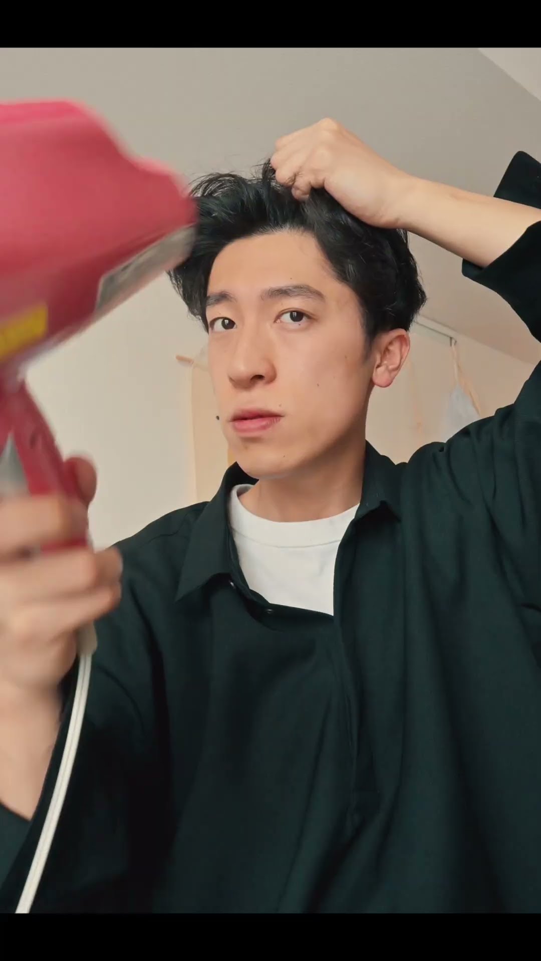 朝準備】かっこよく髪のセットが決まるスプレーはコレ - YouTube