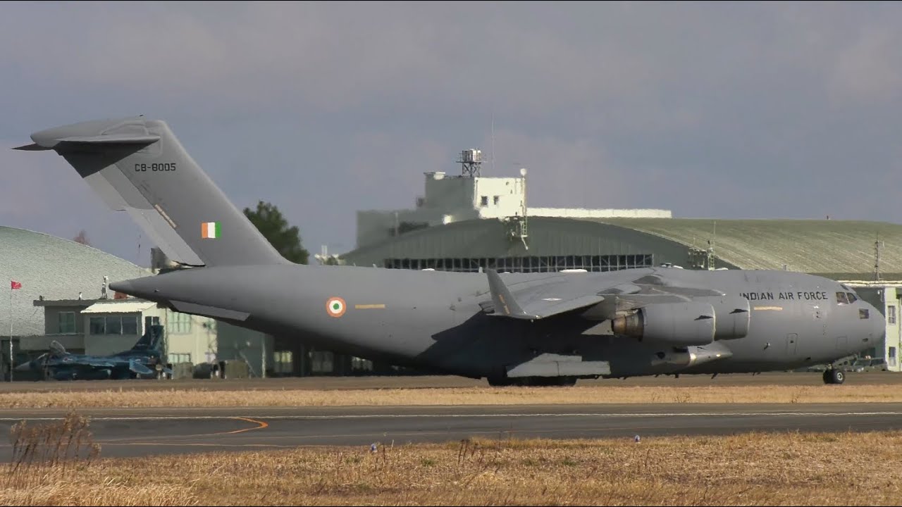 インド空軍C-17グローブマスター輸送機が航空自衛隊百里基地へ飛来