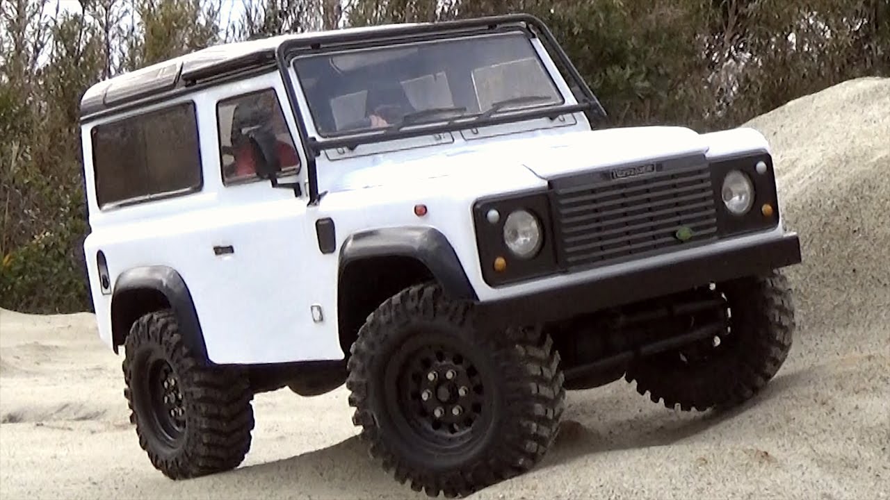LAND ROVER DEFENDER 90 GOES THROUGH SOME TUNNELS. / TAMIYA BODY