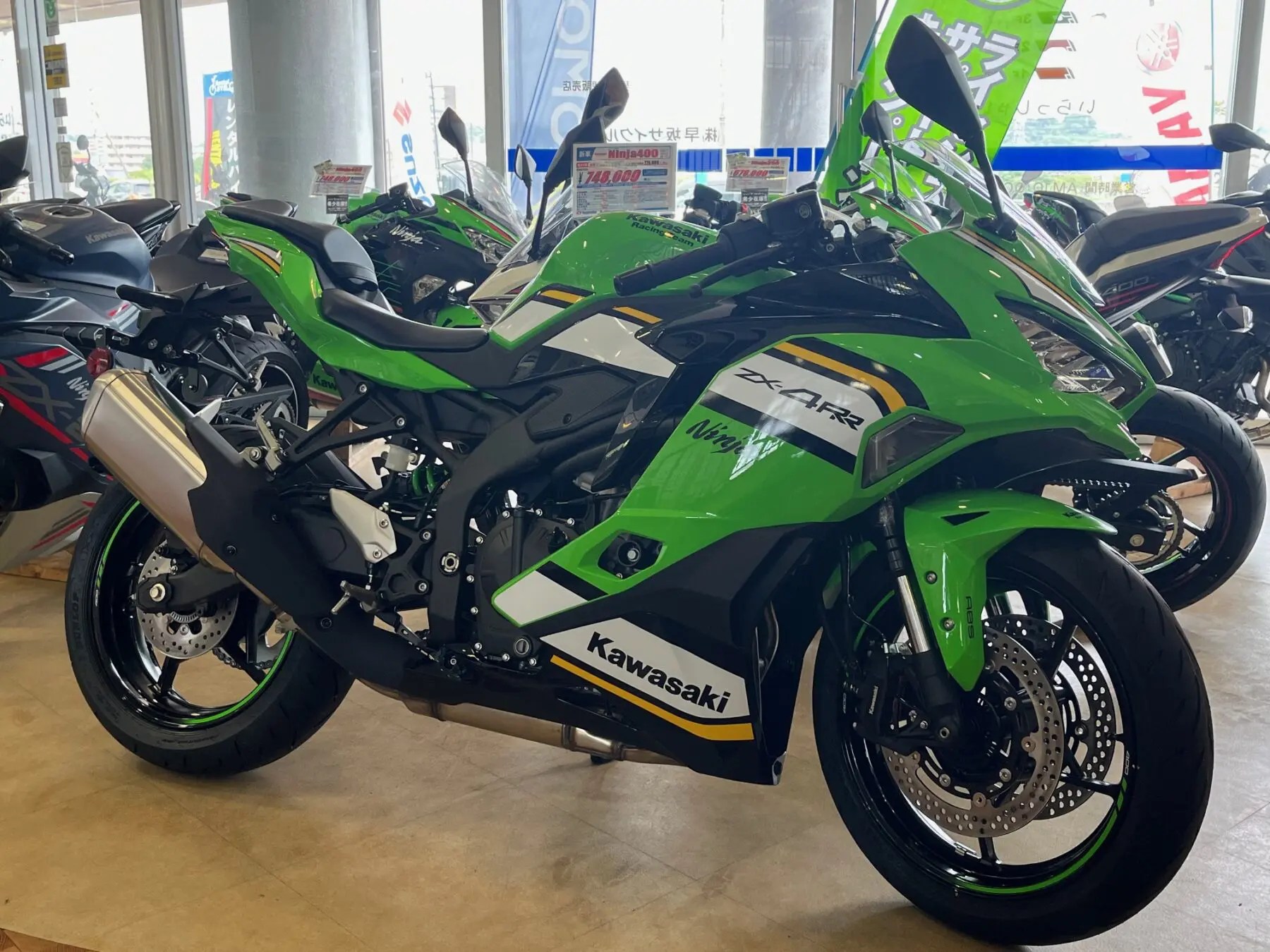 Ninja ZX-4R 2025年モデルBIKETOBER FESTAでも予約受付中！！｜バイク