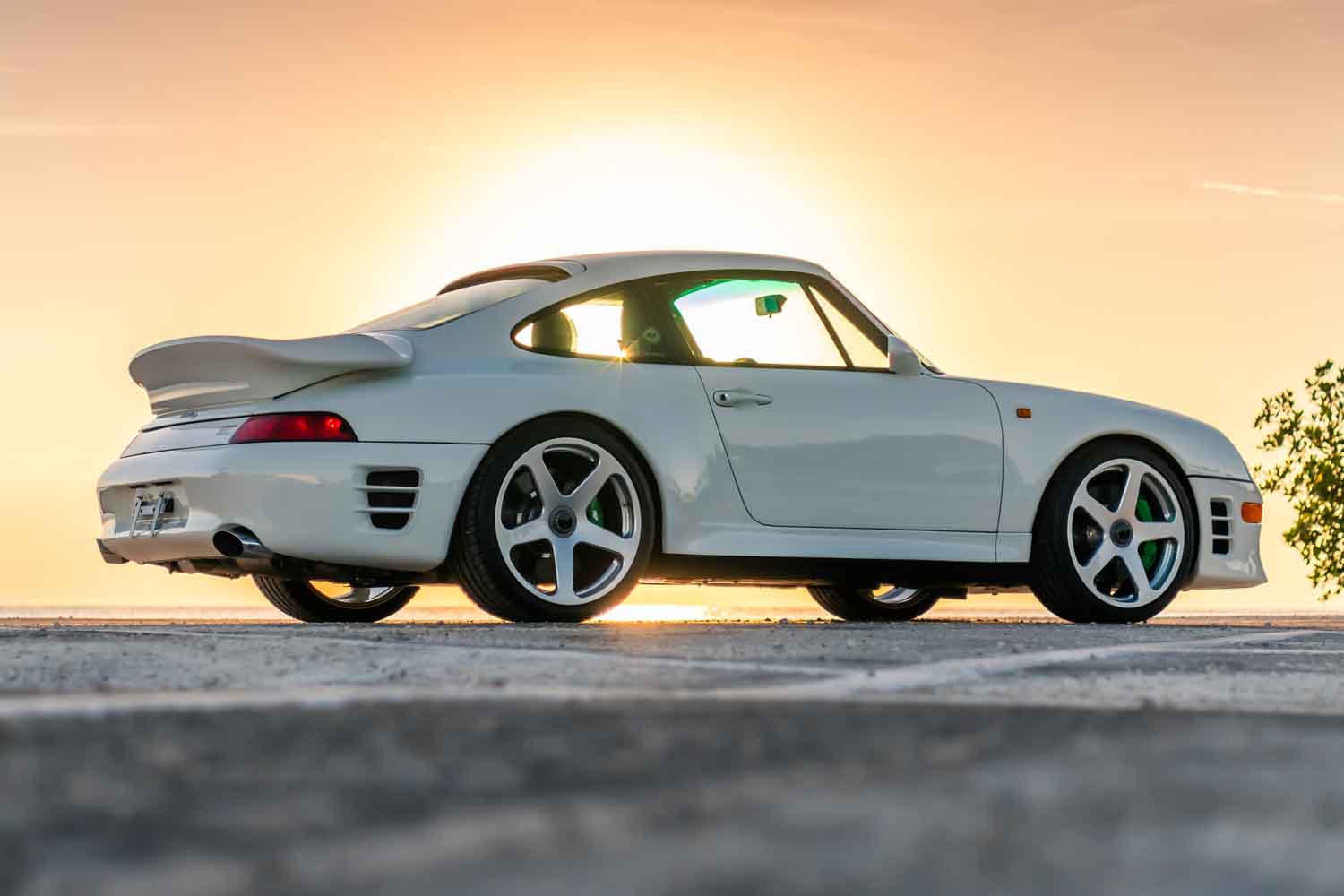 ルーフ「ターボR」が約2億3000万円で落札！ 空冷ポルシェの究極