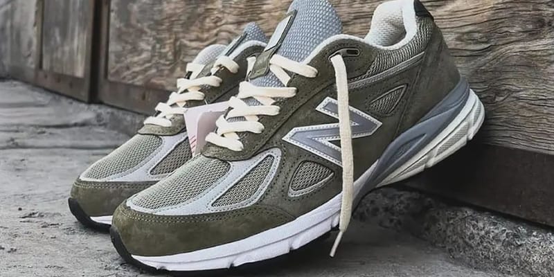 エメレオンドレxニューバランスによる最新コラボ990v4が登場