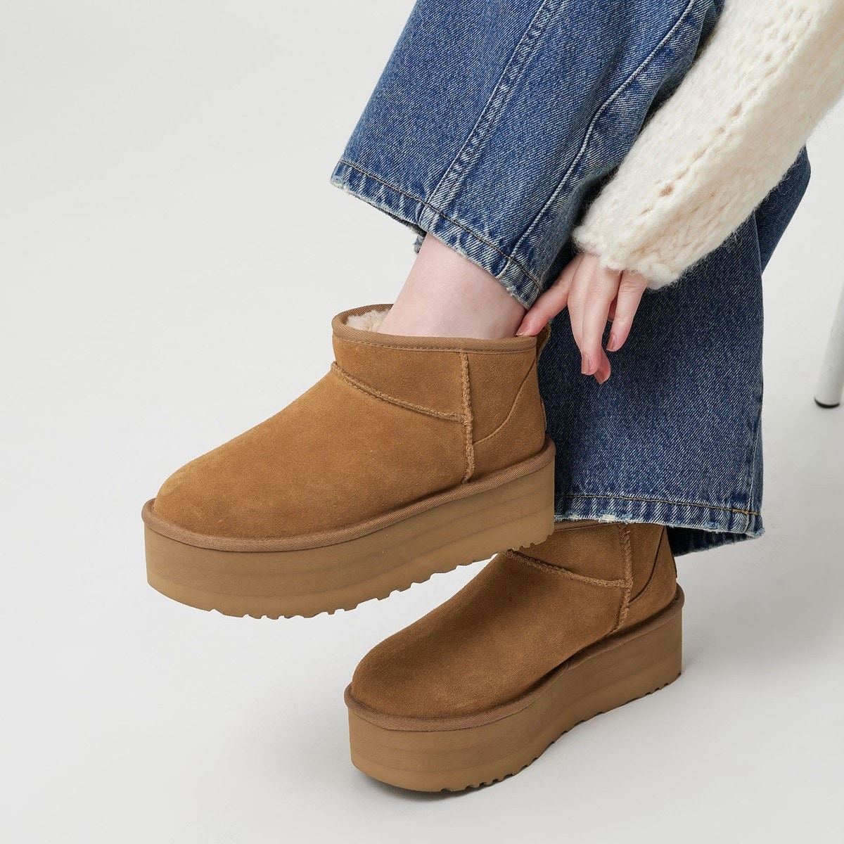 UGG＞クラシック ウルトラミニプラットフォーム ブーツ | ビューティー