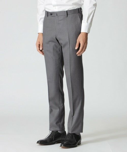 セール】 「EASTGATE MODEL」 ライトグレーストライプ柄スーツ