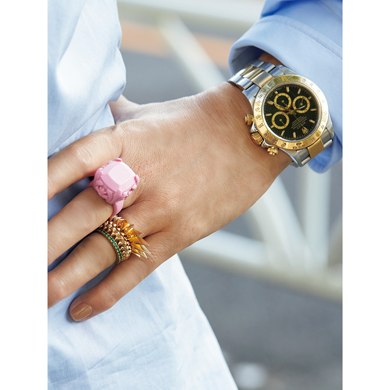 カルティエのクラッシュ】実は甘辛どちらもハマる！オシャレな手元