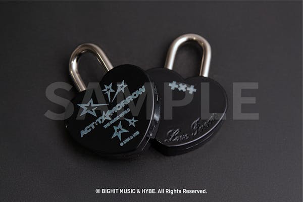 □展望台入場券＋ノベルティ＋限定デザインハートロック（※全4色中1色