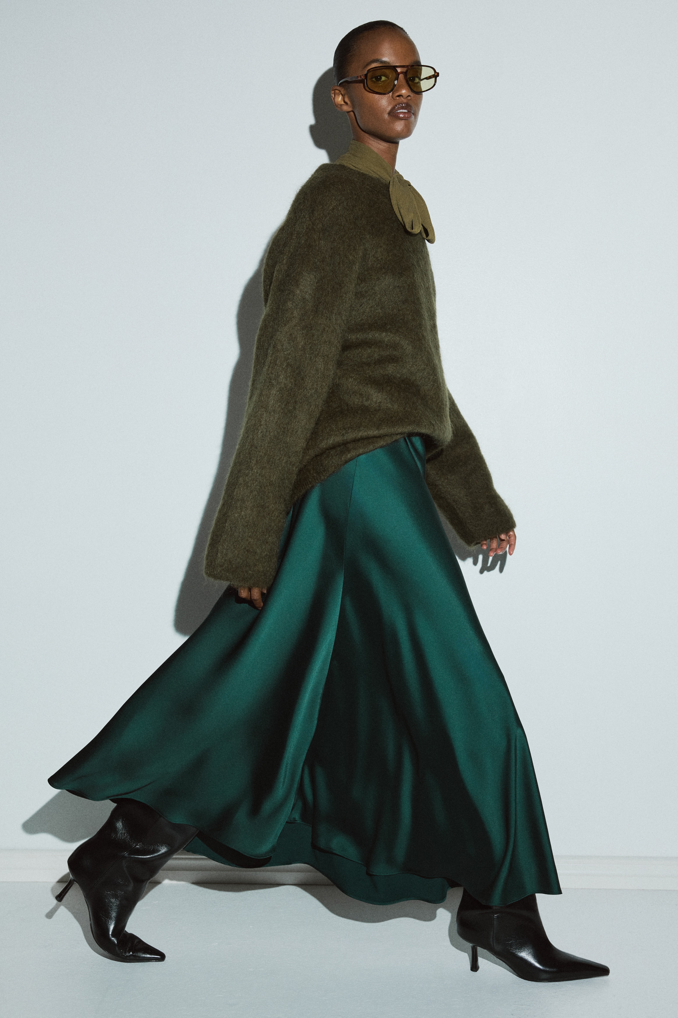 サテンマキシスカート - ダークグリーン - レディース | H&M JP