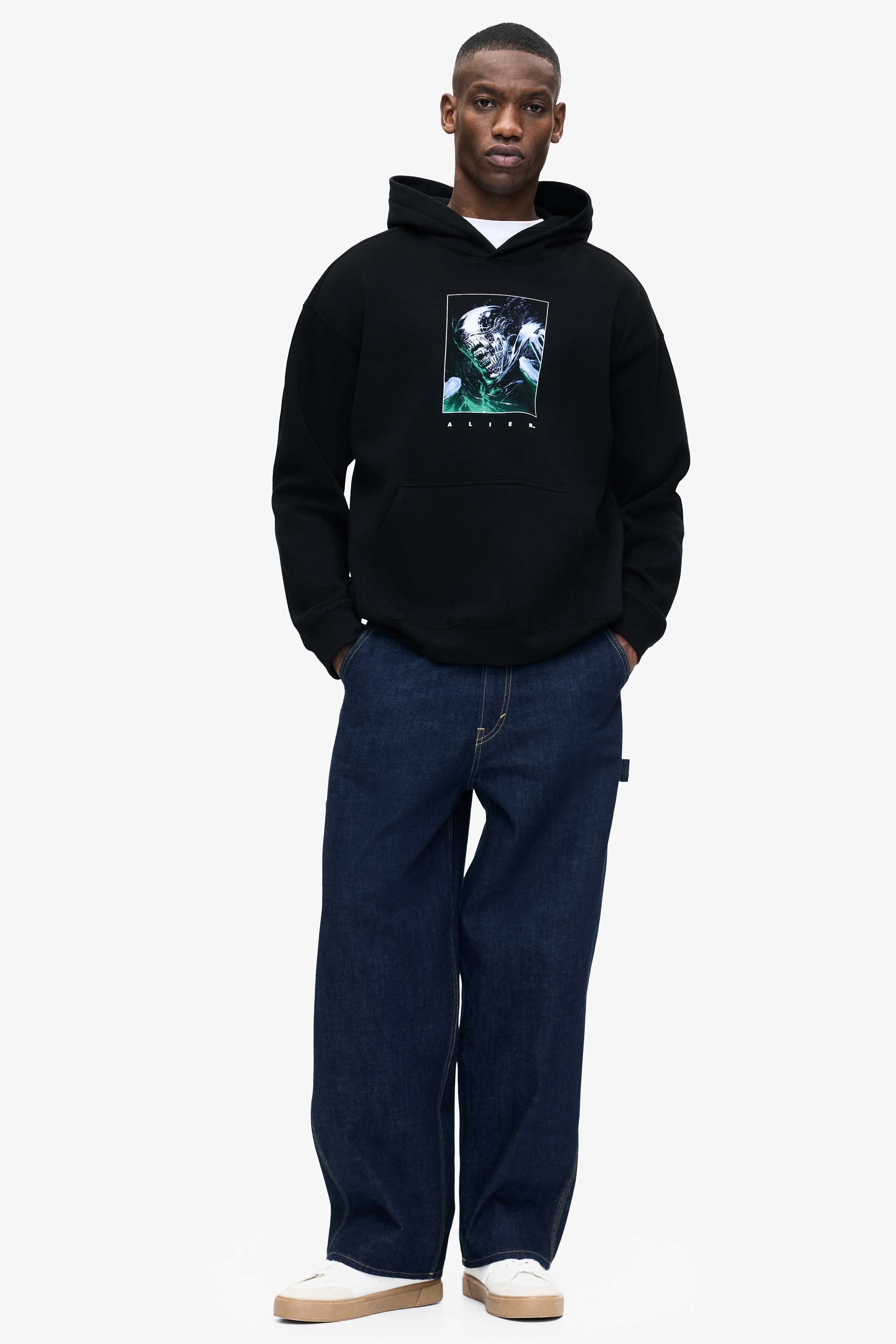 ルーズフィット プリントスウェットパーカ - ブラック／エイリアン