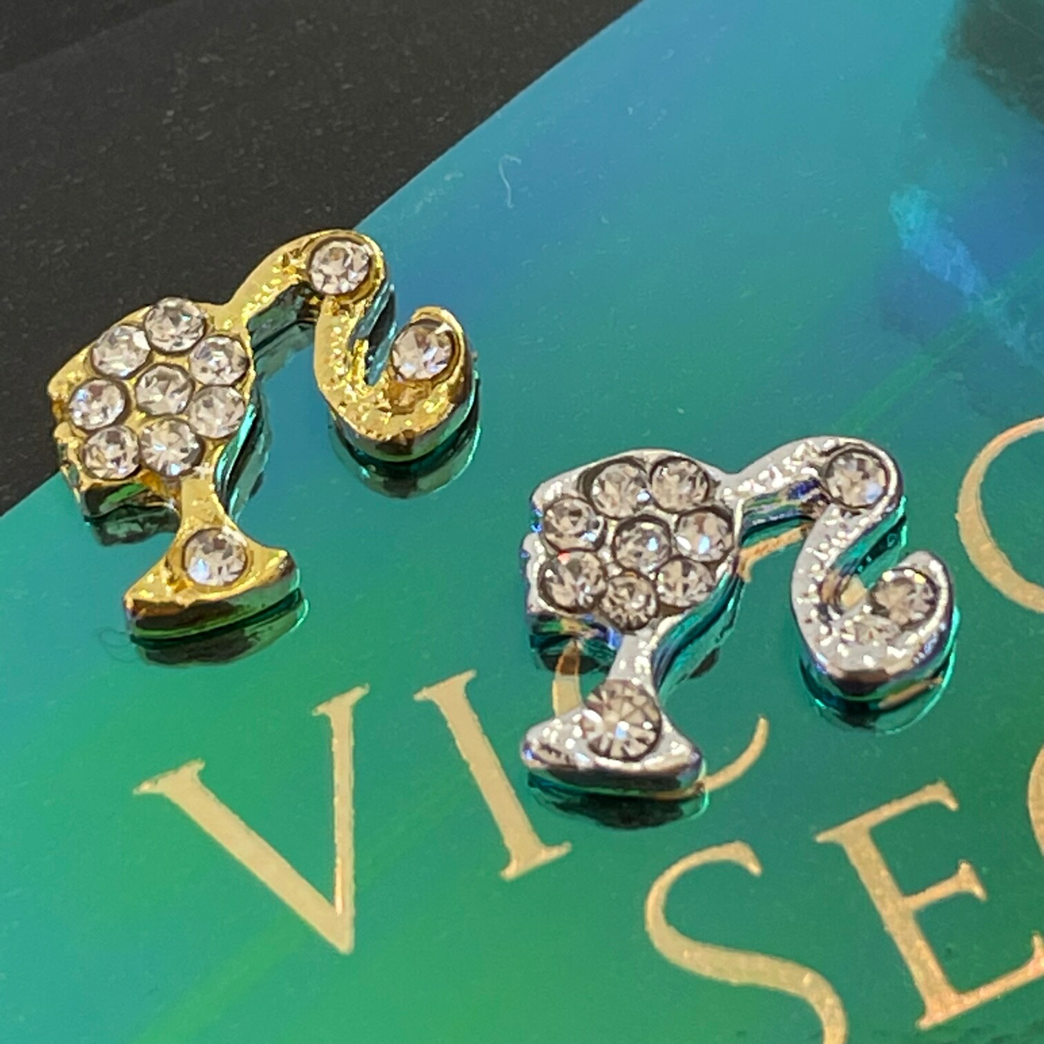 楽天市場】ネイルパーツ【2個】バービー Barbie ポニーテール ビジュー