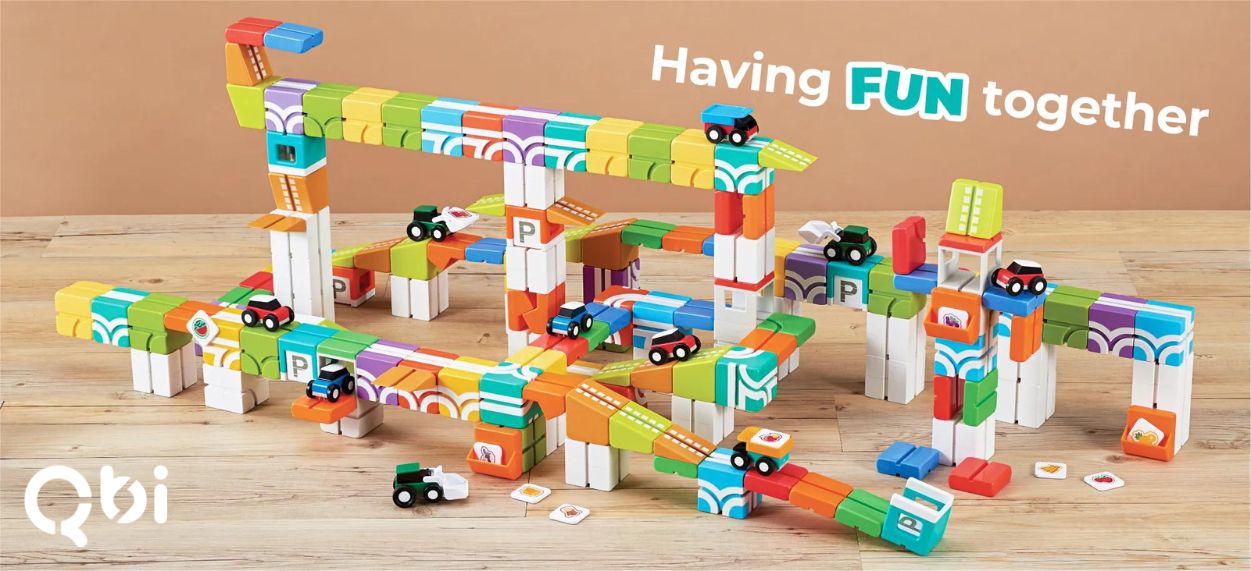 楽天市場】Qbi スタントアリーナ 4歳以上対象 コントロールカー2台 非