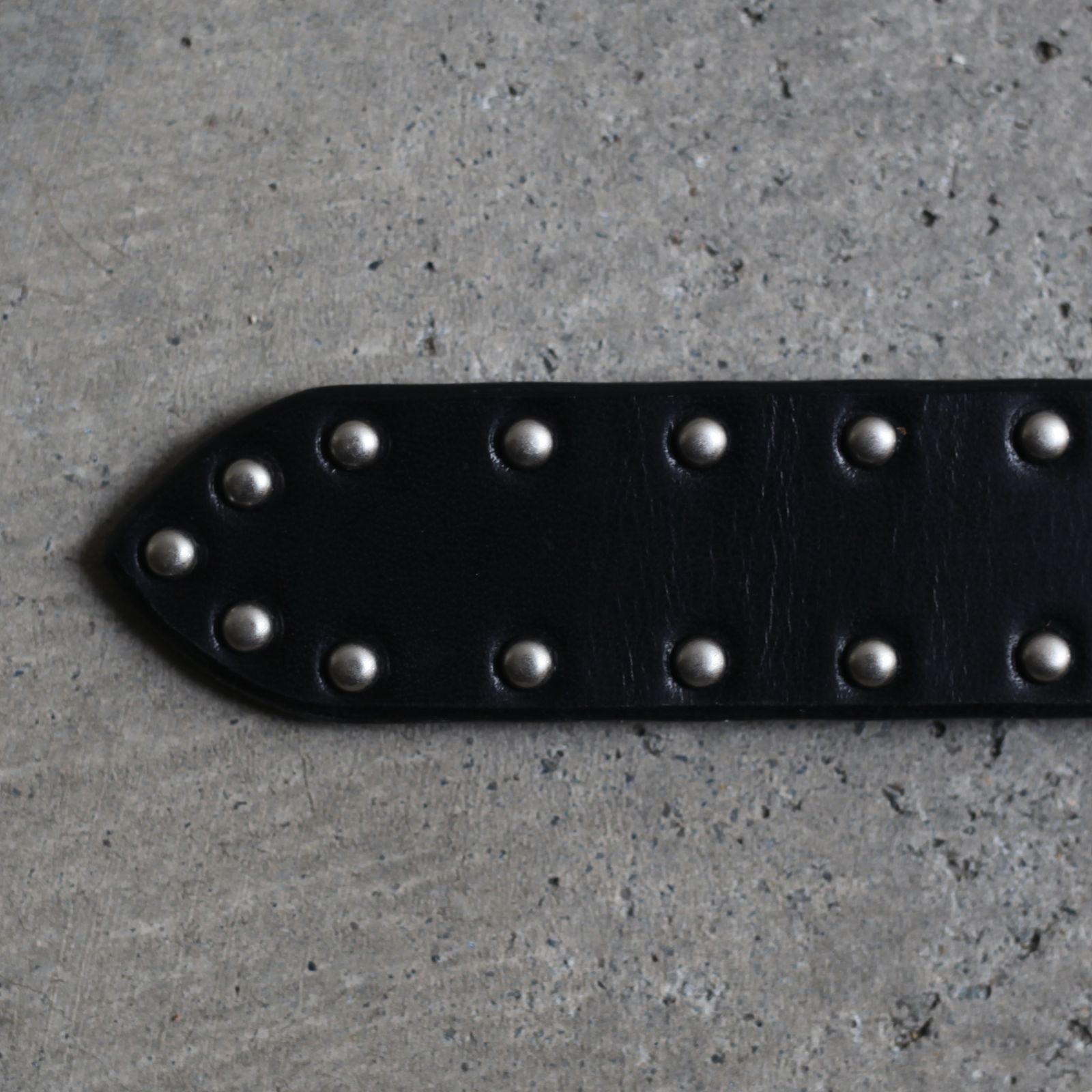 JOHNLAWRENCESULLIVAN - 【残り一点】Pin Buckle Studded Belt