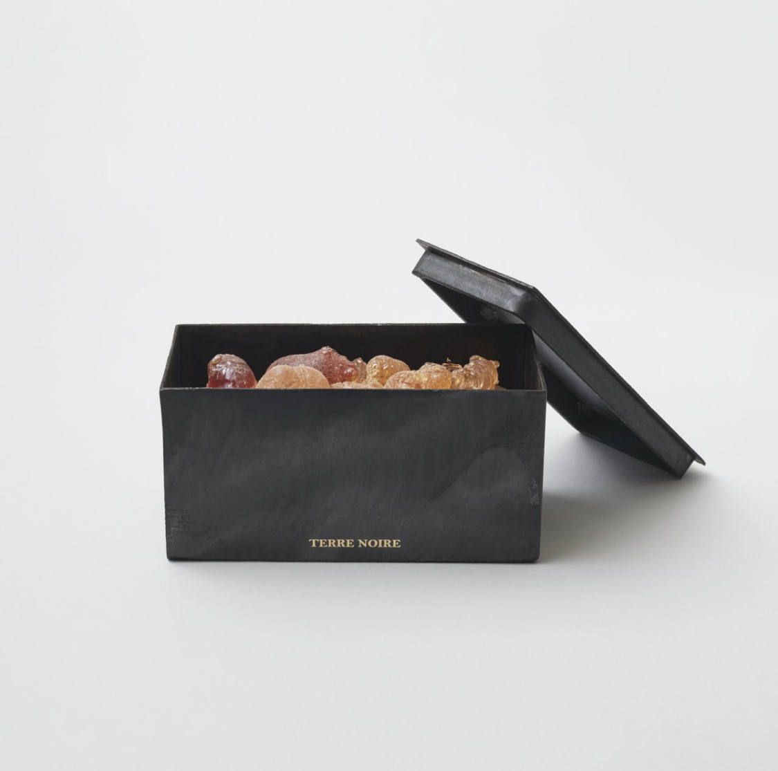 MAD et LEN】BLACK CHAMPAKAという香り | ACRMTSM ONLINE STORE