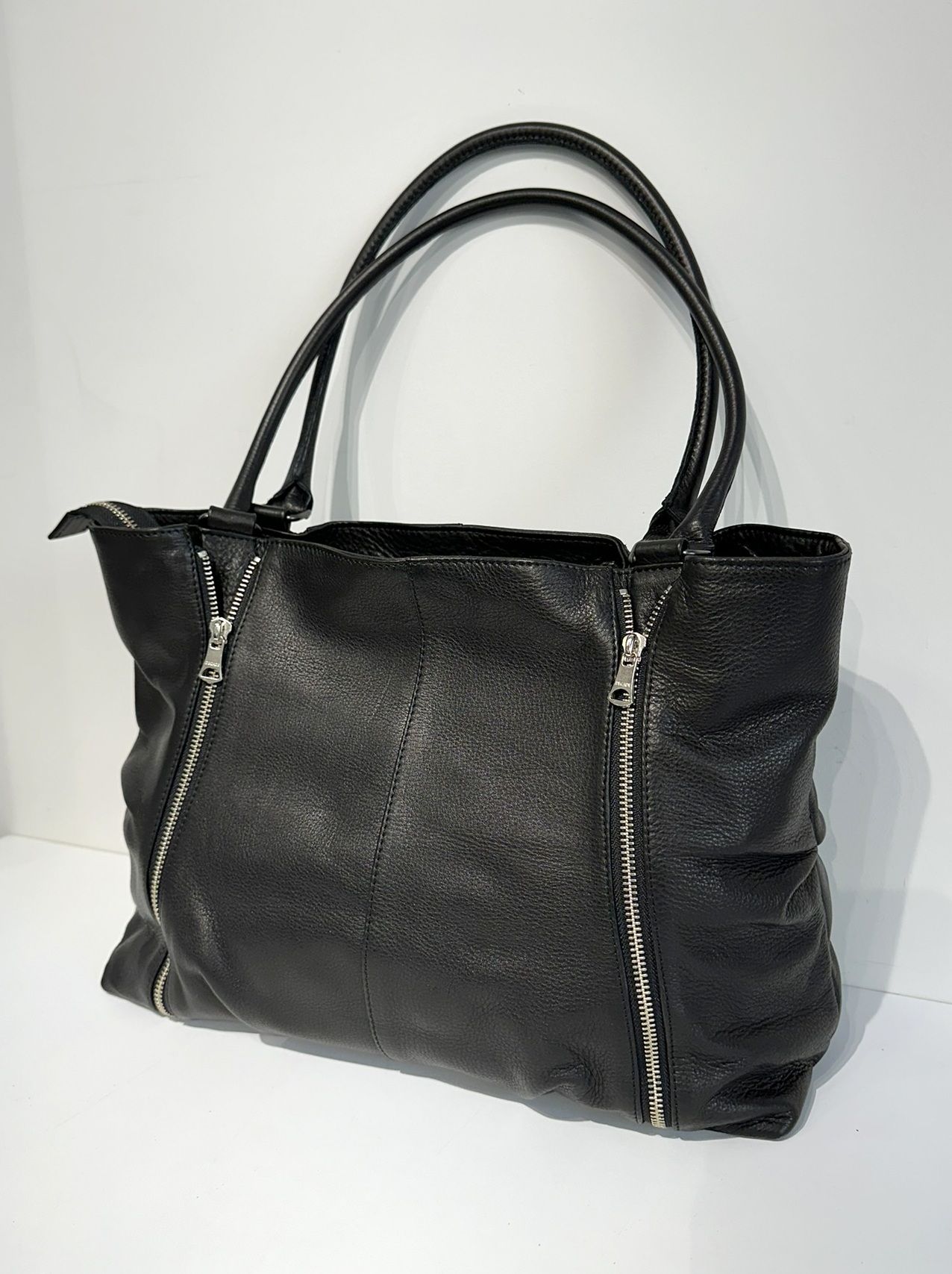 DECADE - オイルドカウレザー ダブルジップトートバッグ / DCD-01028