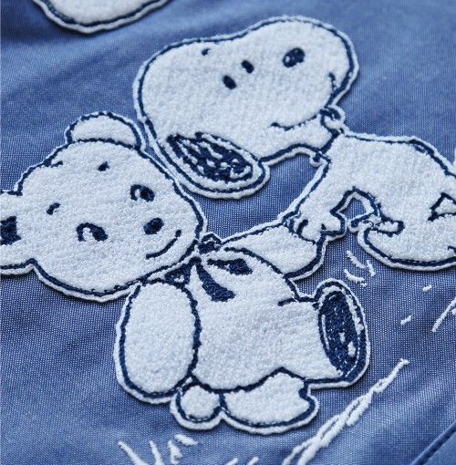 記念企画『PEANUTS×familiar デニムバッグ』が、2020年9月25日（金