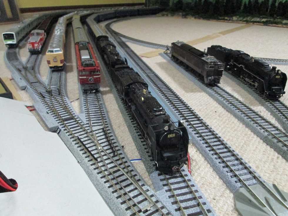 【No.62】Nゲージ　ジオラマ Nゲージ用 鉄道模型用ジオラマ展示台 37×26cm 木造駅舎とホームと2線