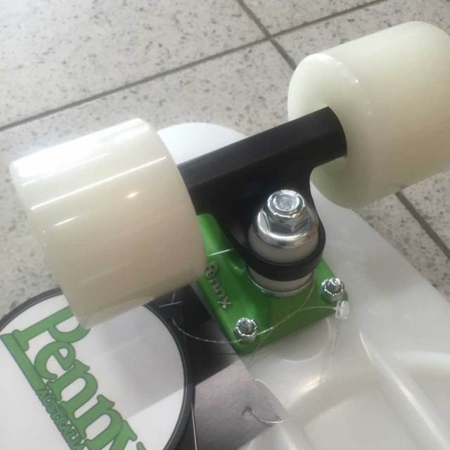 Penny Skateboards ペニースケートボードGLOW IN THE DARK COMPLETE 22