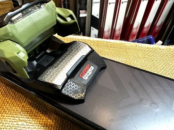 スキー ビンディング□23-24 marker （マーカー）： squire 11 ブラック