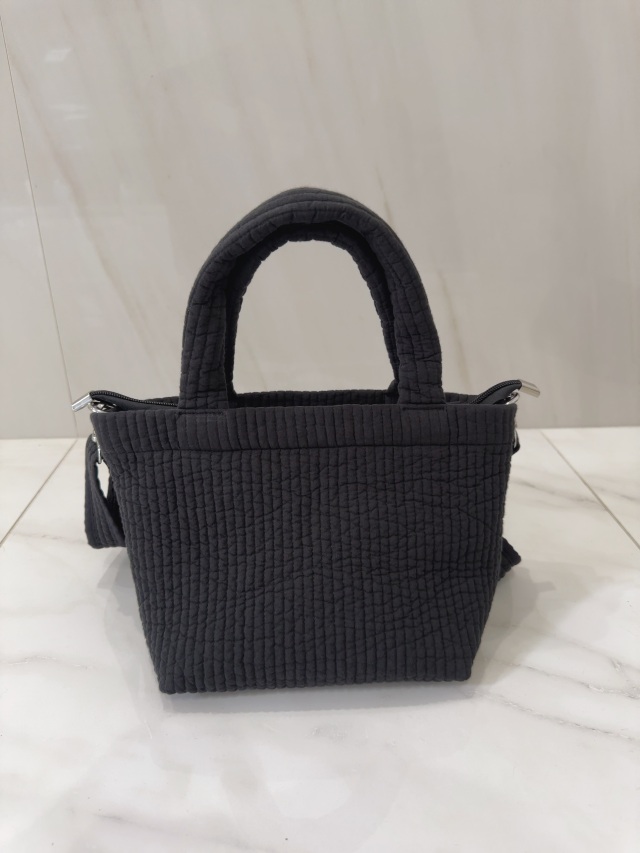 selva secreta】Ibul horse TOTE BAG(black)
