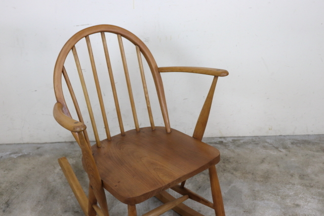 イギリス アーコール社 ercol フープバックロッキングチェア す88-1