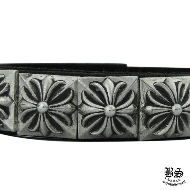 クロムハーツゼロピラミッドシングルローブラックレザーブレスレット