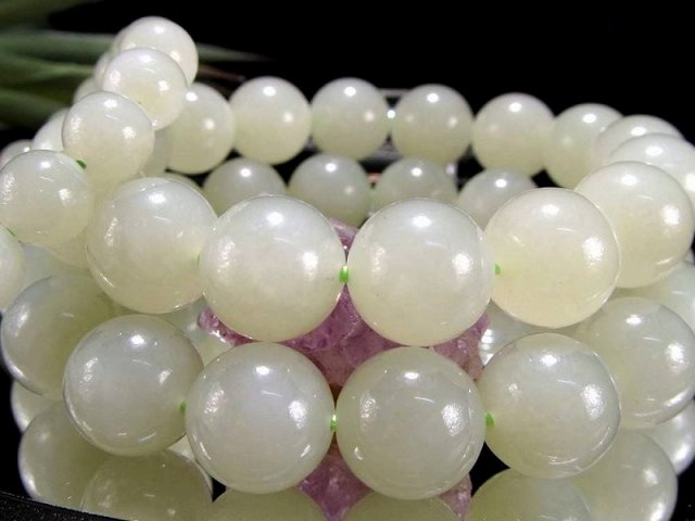淡色グリーン 和田玉 青白玉 翡翠 ネフライト ブレスレット 約12mm×16