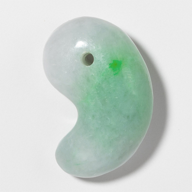 勾玉 糸魚川翡翠 （いといがわひすい） 透過 （姫川産） 桐箱付 No.393