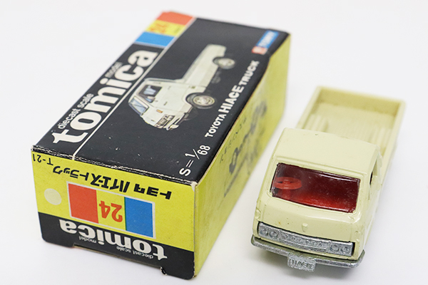 ミニカーショップ ケンボックス トミカ 黒箱☆24☆トヨタハイエース