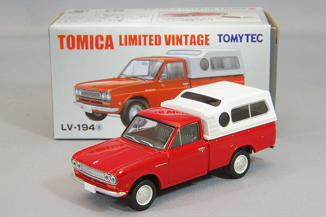 トミカリミテッドヴィンテージ 1/64 ダットサン フェアレディ 2000 黄