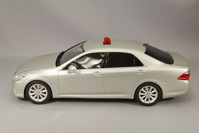 RAI'S 1/18 トヨタ クラウン GRS202 2011 警察本部交通部交通覆面車両 銀