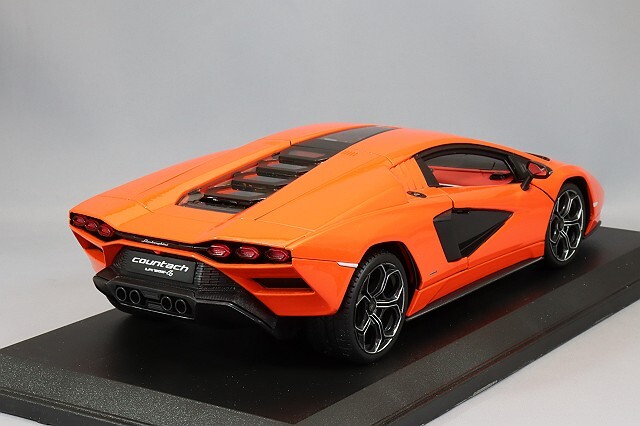 マイスト 1/18 ランボルギーニ カウンタック LPI 800-4 オレンジ