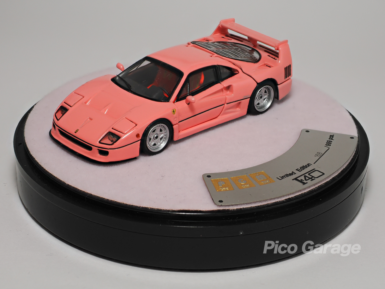 PGM】1/64 Ferrari F40（ピンク）回転ディスプレイ付