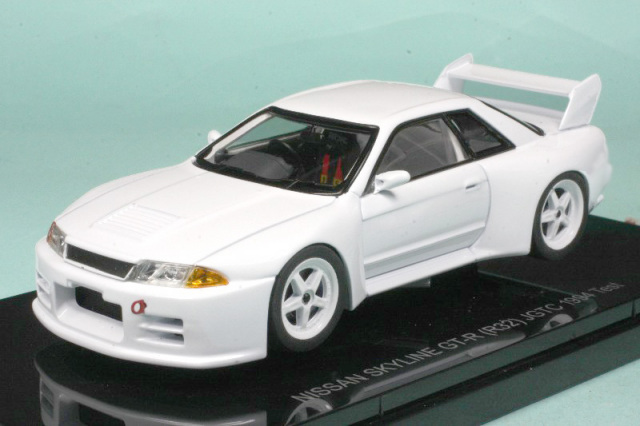エブロ 1/43 ニッサン スカイライン GT-R R34 Vスペック2 ホワイト