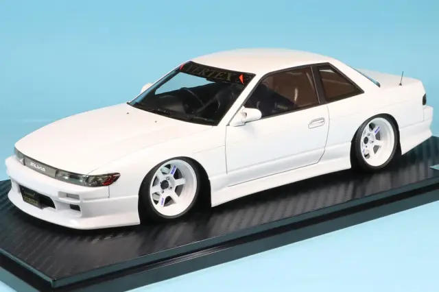 イグニッションモデル 1/18 RWB 993 パープルメタリック IG3739
