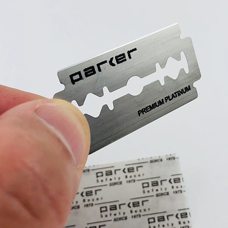 実はこの刃、世界のカミソリメーカー○○社製なんです！PARKER SAFETY
