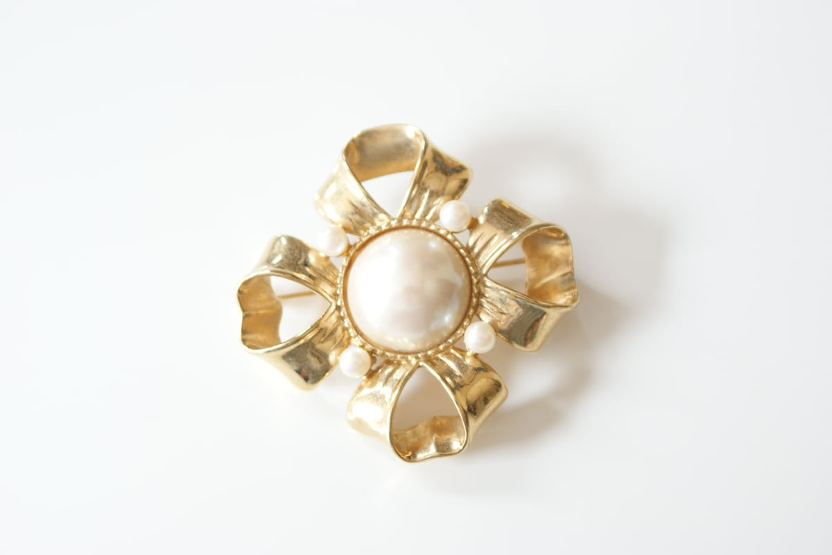 GIVENCHYジバンシィ パール リボン ブローチ / ヴィンテージ