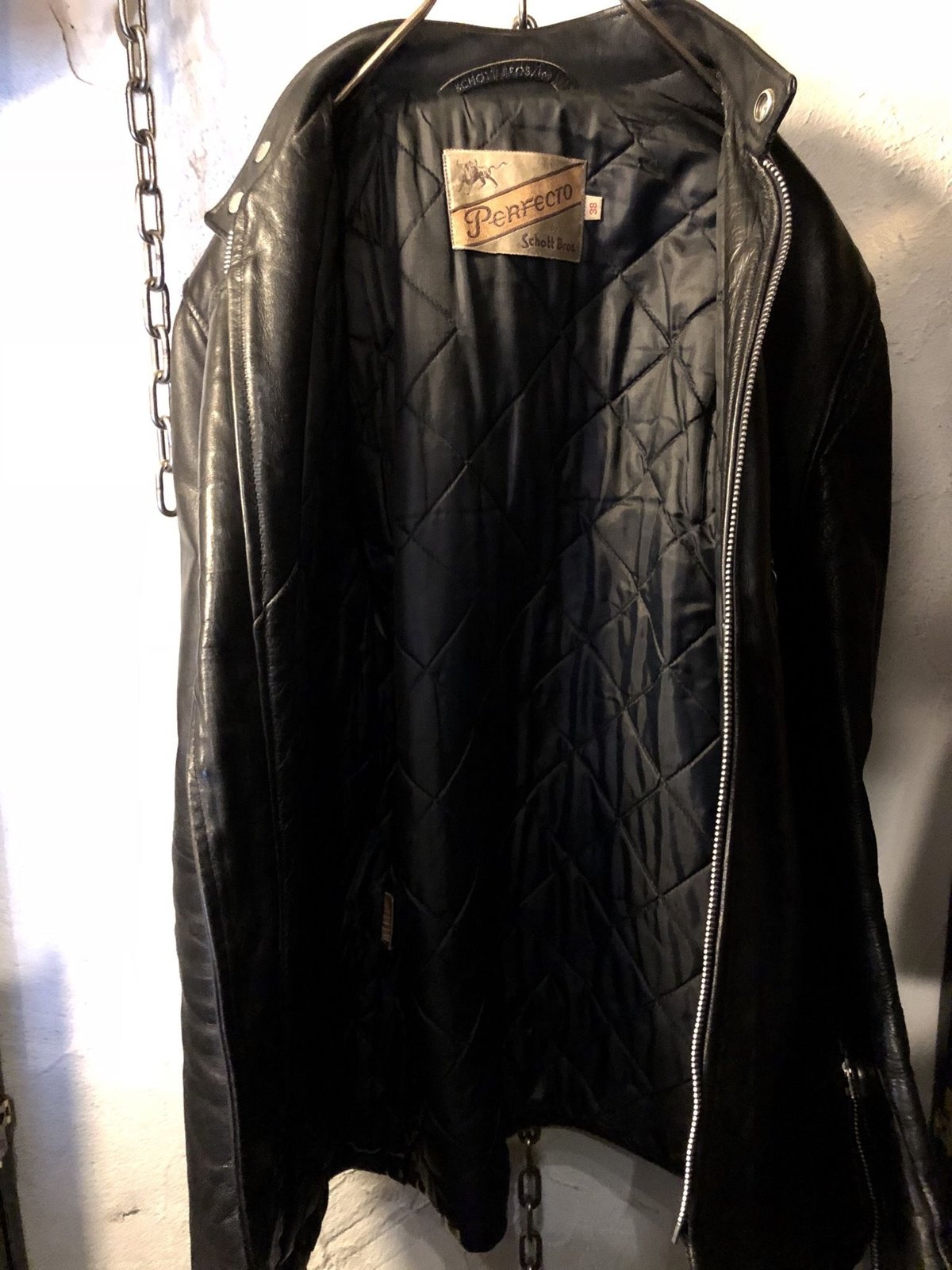 目玉美品ヴィンテージ Schott 70年代牛タグPERFECTO U.S.A. 逆ハ型