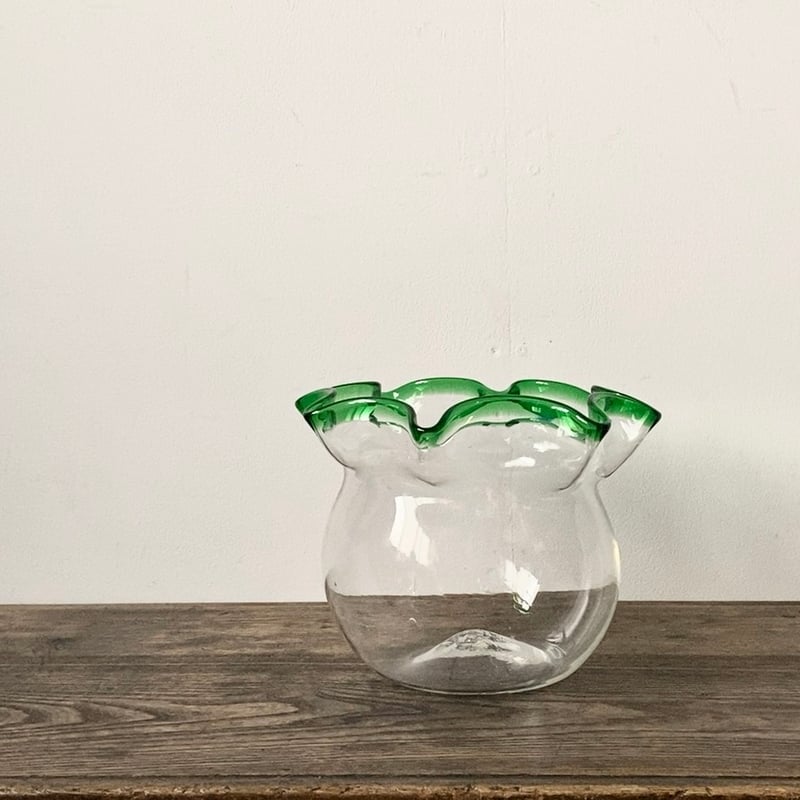 古い吹きガラスの金魚鉢 気泡ガラス ゆらゆらガラス グリーンフリル