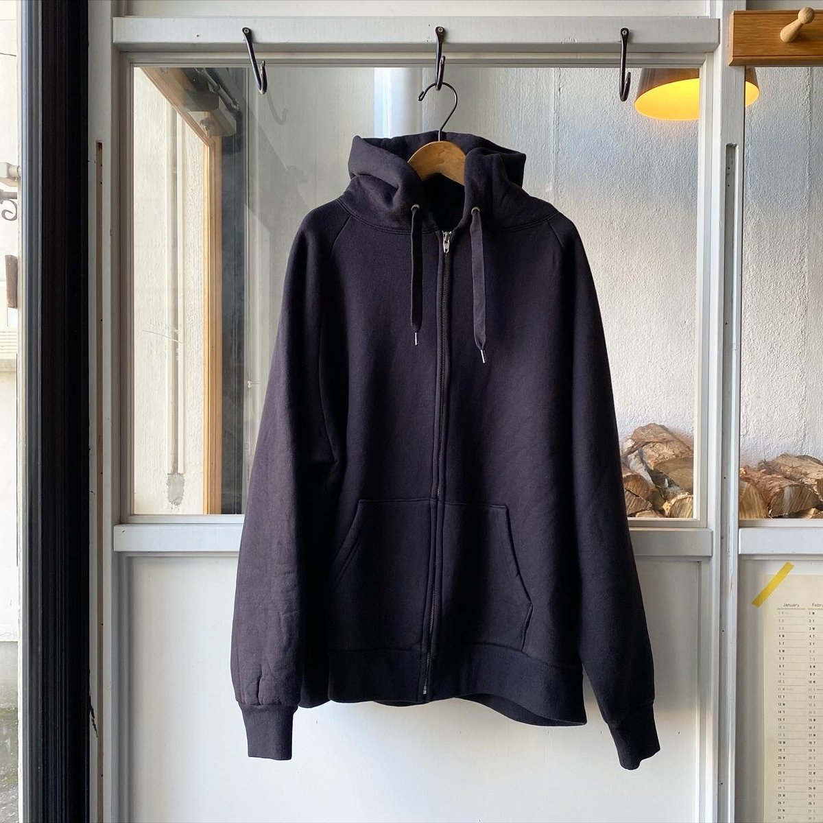 COMOLI C/W 裏毛ジップパーカー | Less Higashikawa